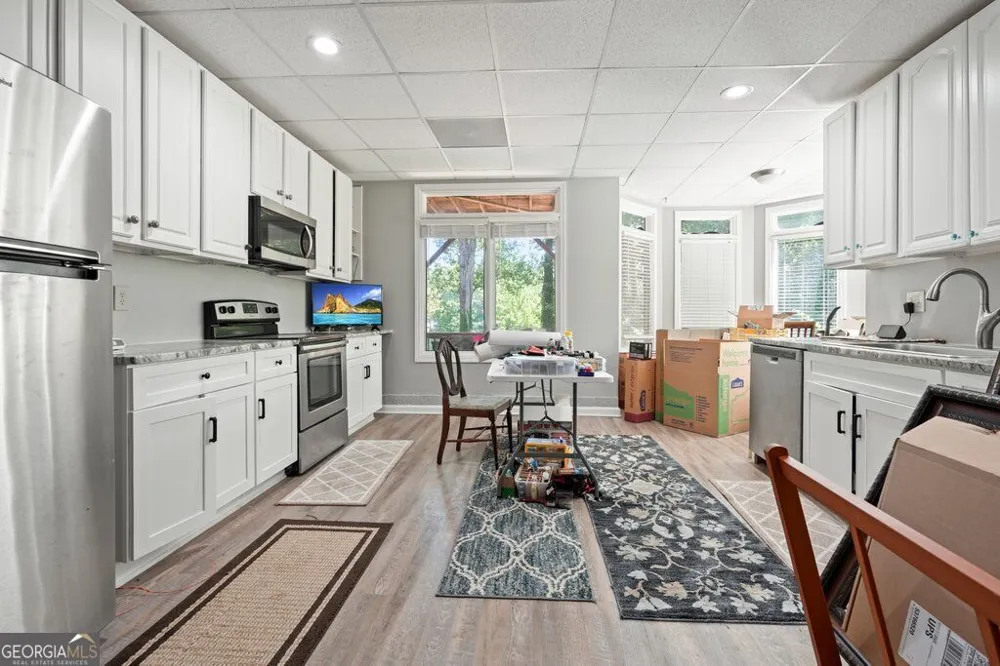 21 Rocky CIR NE White, GA 30184