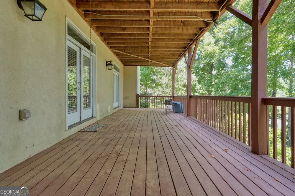21 Rocky CIR NE White, GA 30184