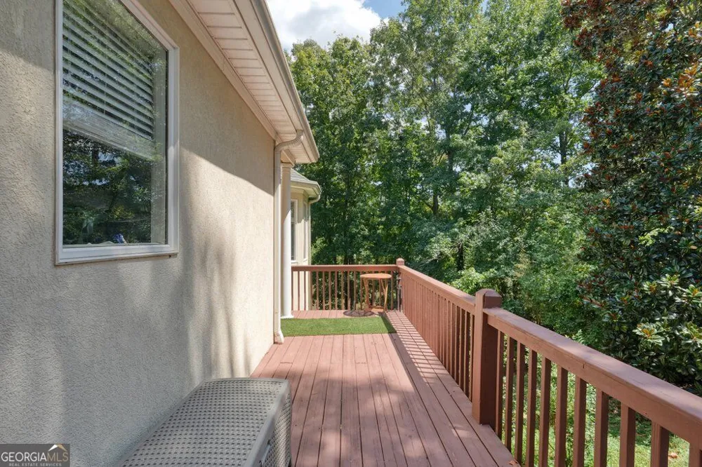 21 Rocky CIR NE White, GA 30184