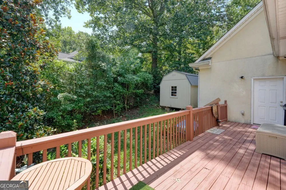 21 Rocky CIR NE White, GA 30184
