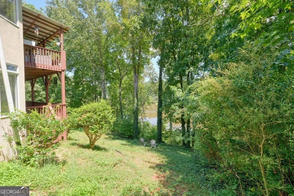 21 Rocky CIR NE White, GA 30184
