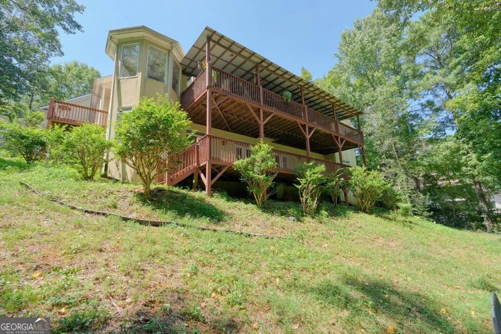 21 Rocky CIR NE White, GA 30184