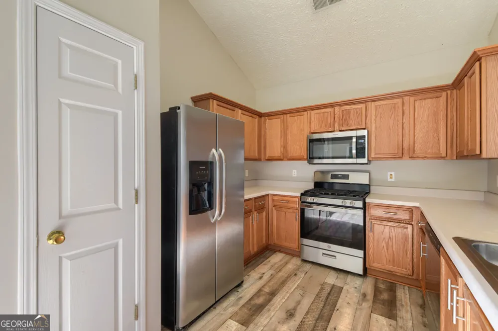 606 Mayfern Trace Fairburn, GA 30213