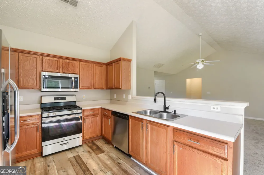 606 Mayfern Trace Fairburn, GA 30213