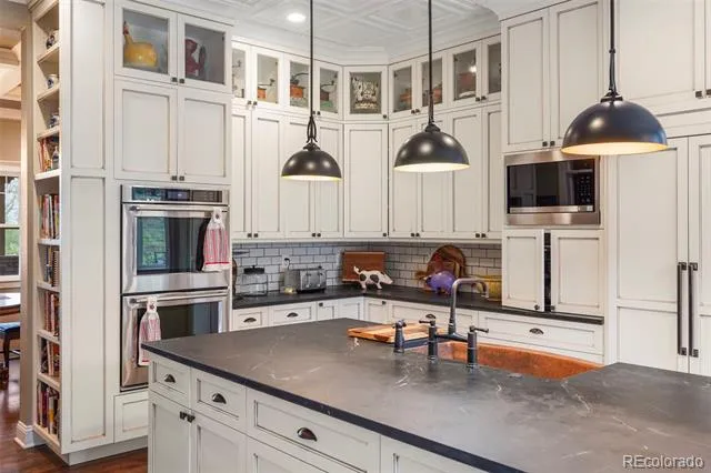 9610 S Perry Park Road Larkspur, CO 80118