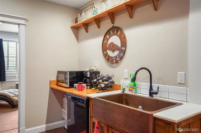 9610 S Perry Park Road Larkspur, CO 80118