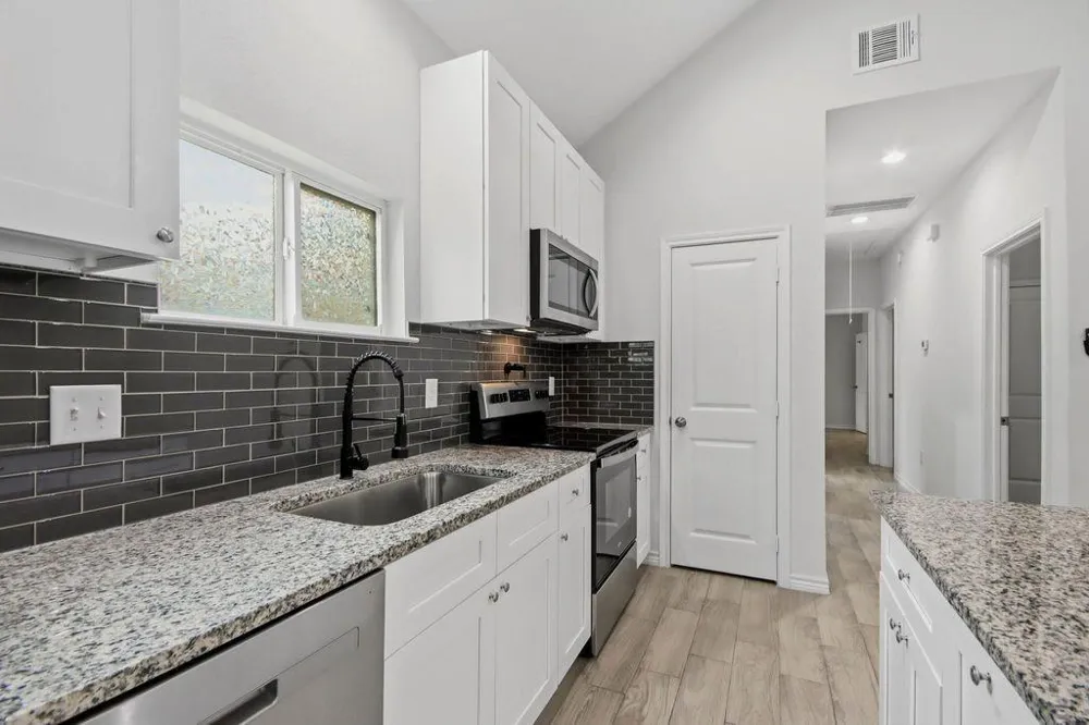 16902 Balmoral Montgomery, TX 77316