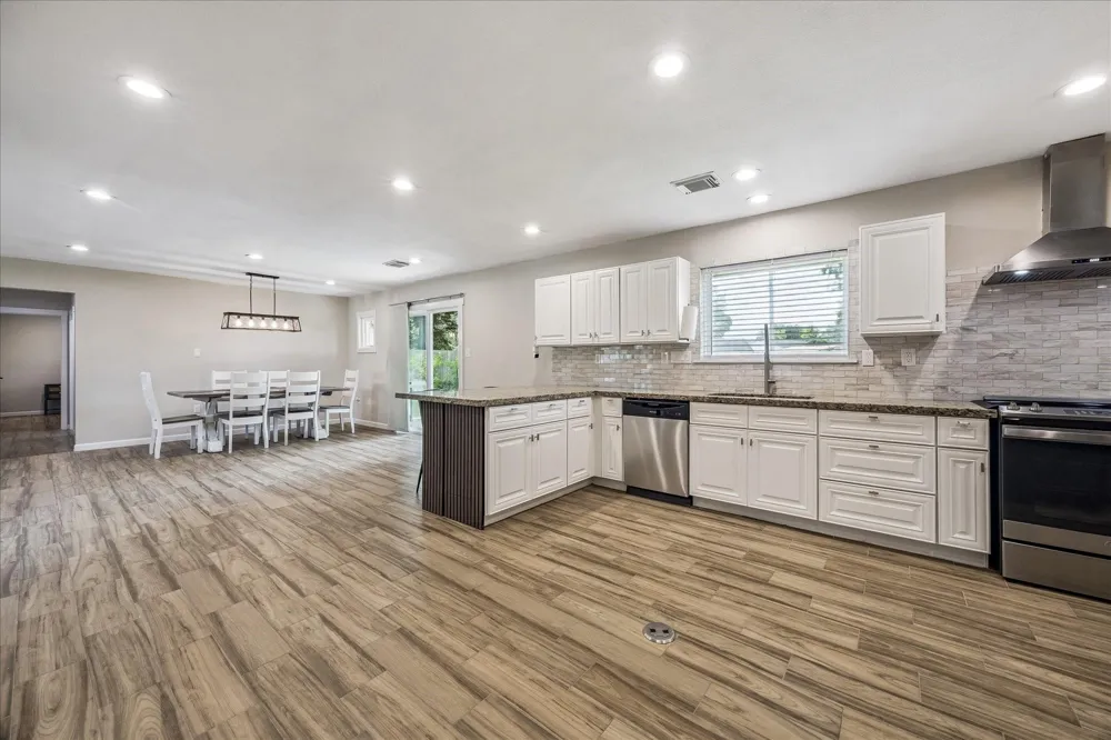405 Fulton Street Texas City, TX 77591
