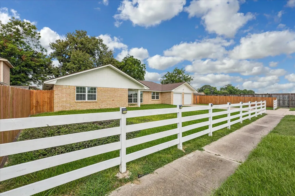 405 Fulton Street Texas City, TX 77591