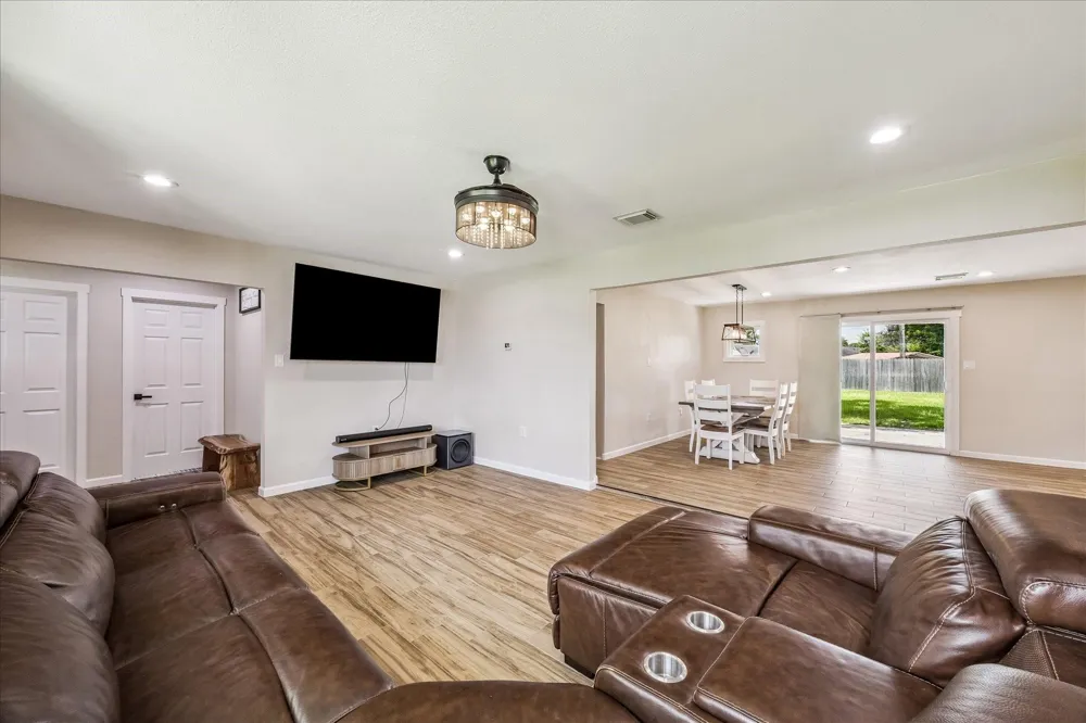 405 Fulton Street Texas City, TX 77591