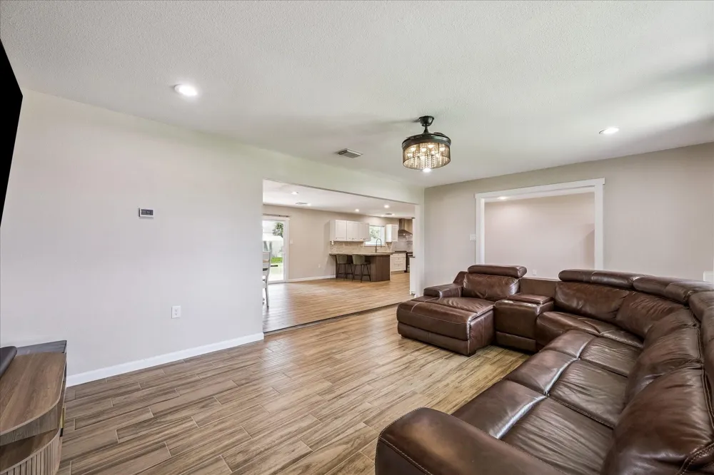 405 Fulton Street Texas City, TX 77591