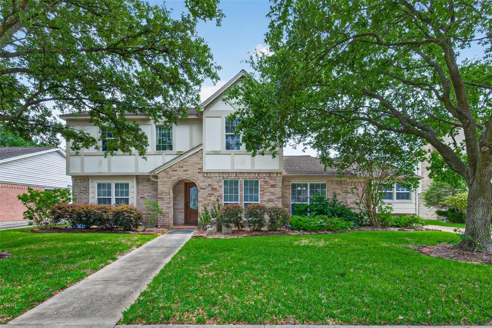 16217 Lakeview Drive Jersey Village, TX 77040
