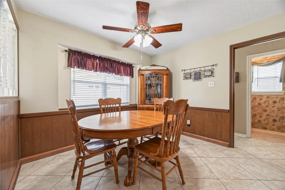 16217 Lakeview Drive Jersey Village, TX 77040