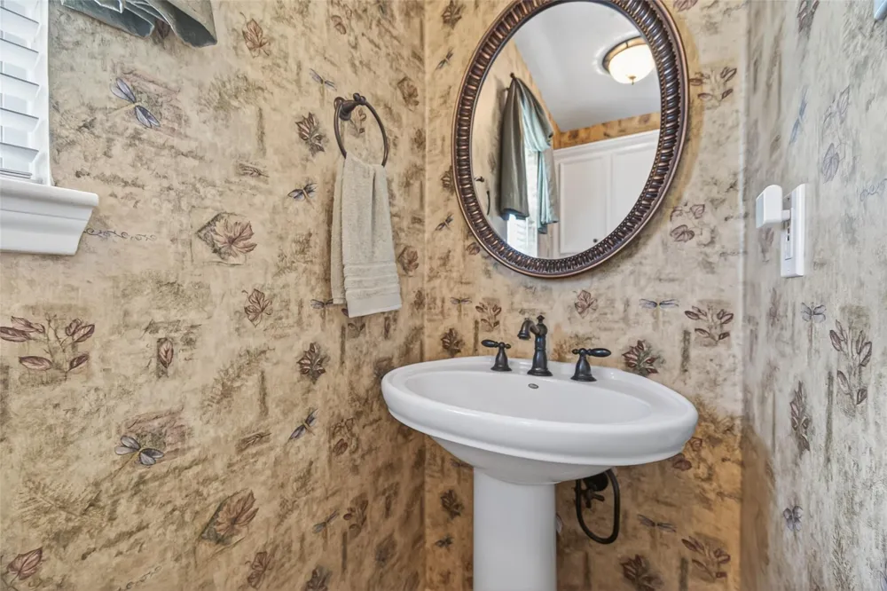 16217 Lakeview Drive Jersey Village, TX 77040