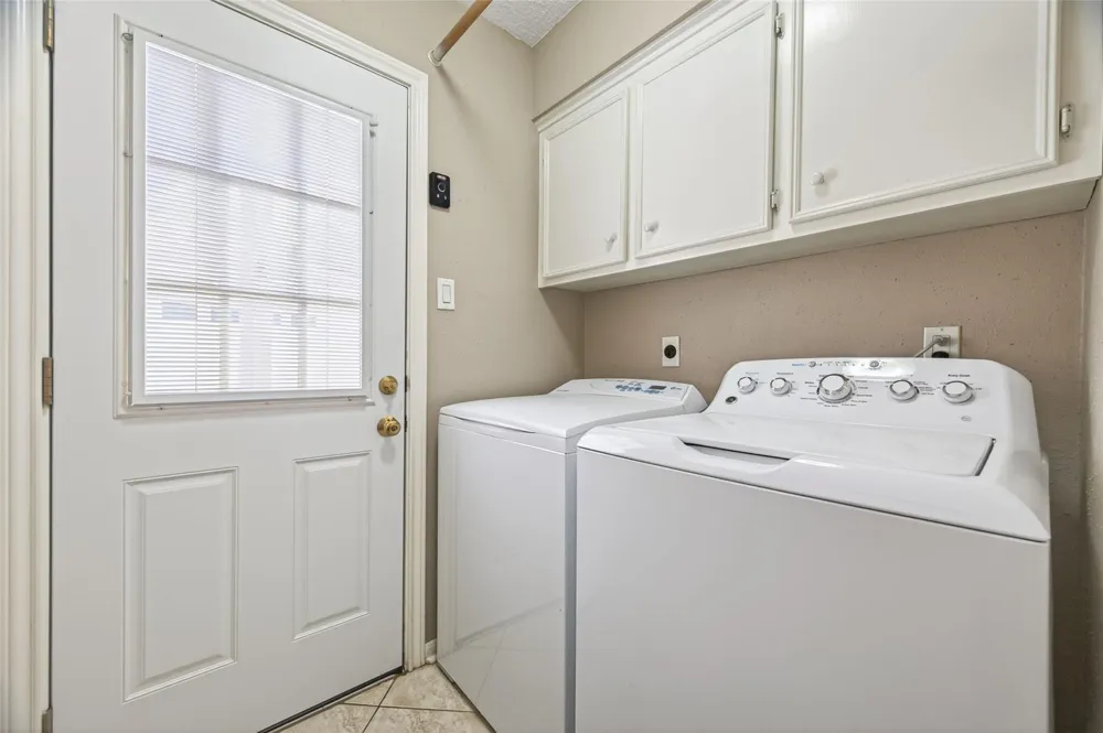 16217 Lakeview Drive Jersey Village, TX 77040