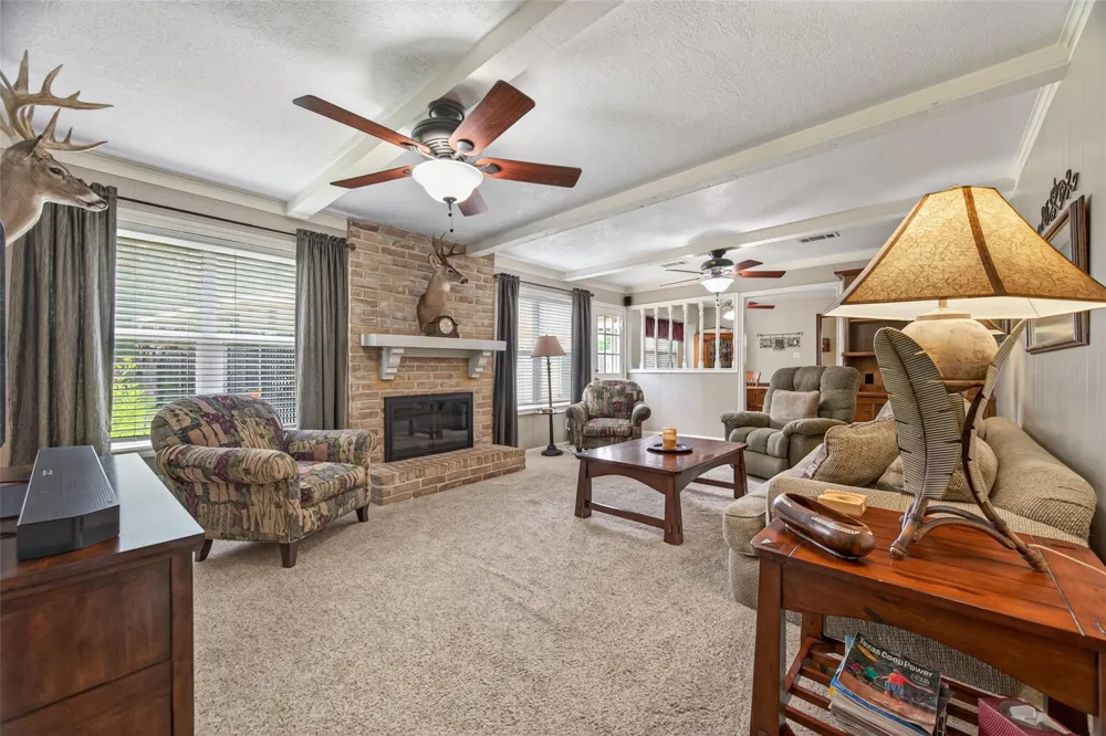 16217 Lakeview Drive Jersey Village, TX 77040