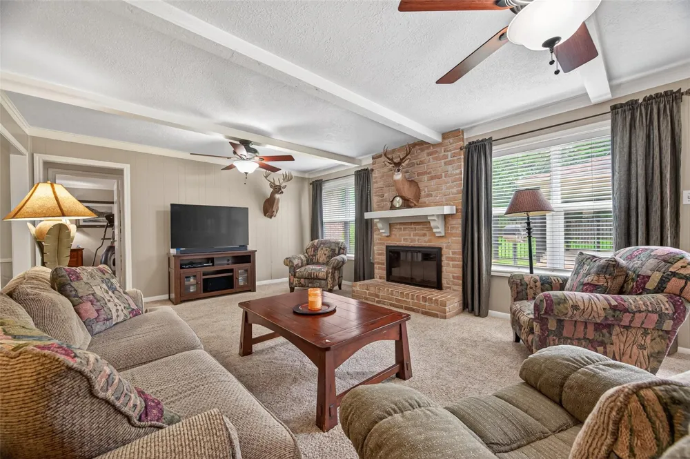 16217 Lakeview Drive Jersey Village, TX 77040