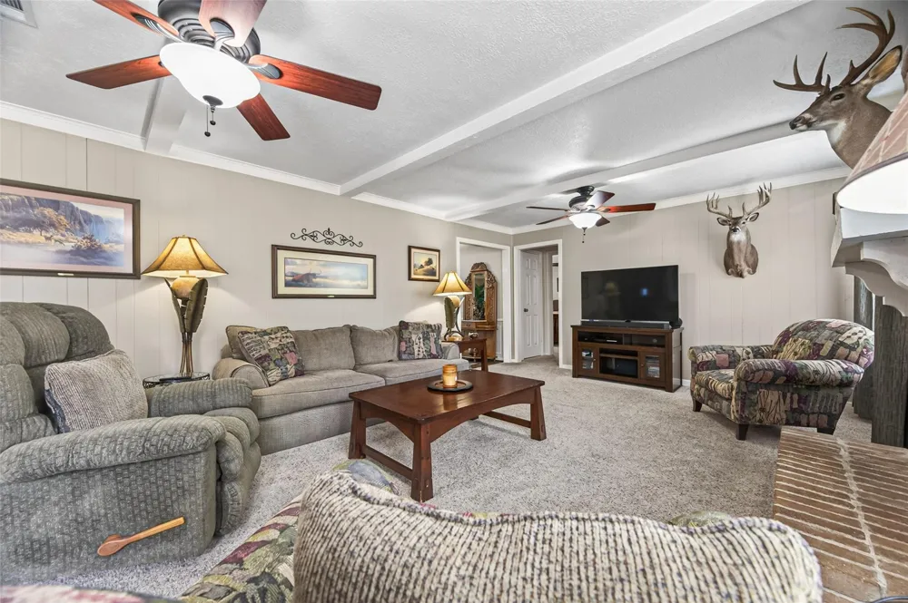 16217 Lakeview Drive Jersey Village, TX 77040