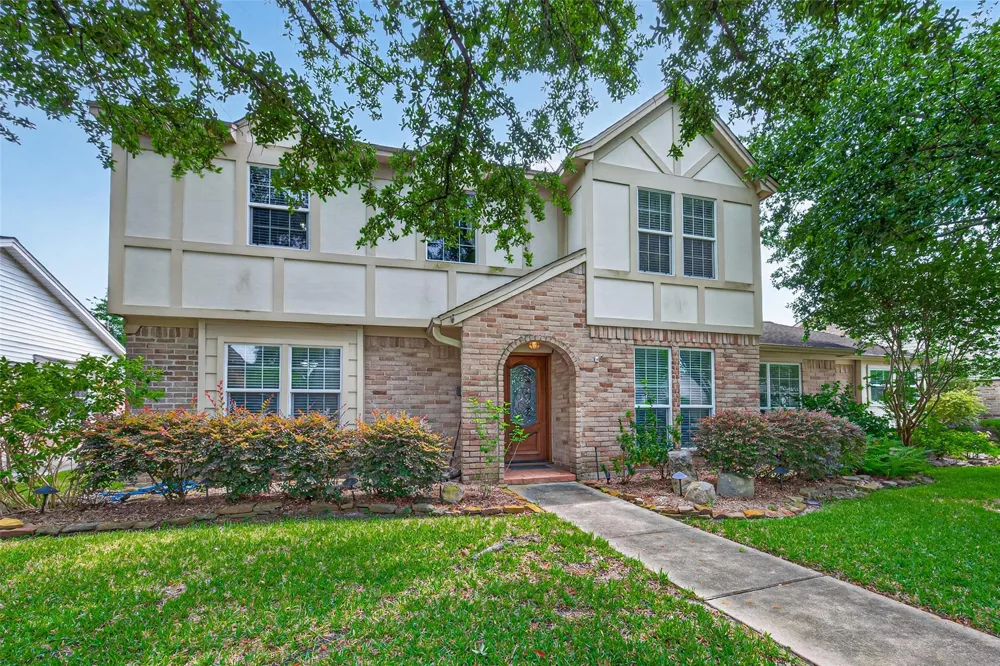 16217 Lakeview Drive Jersey Village, TX 77040
