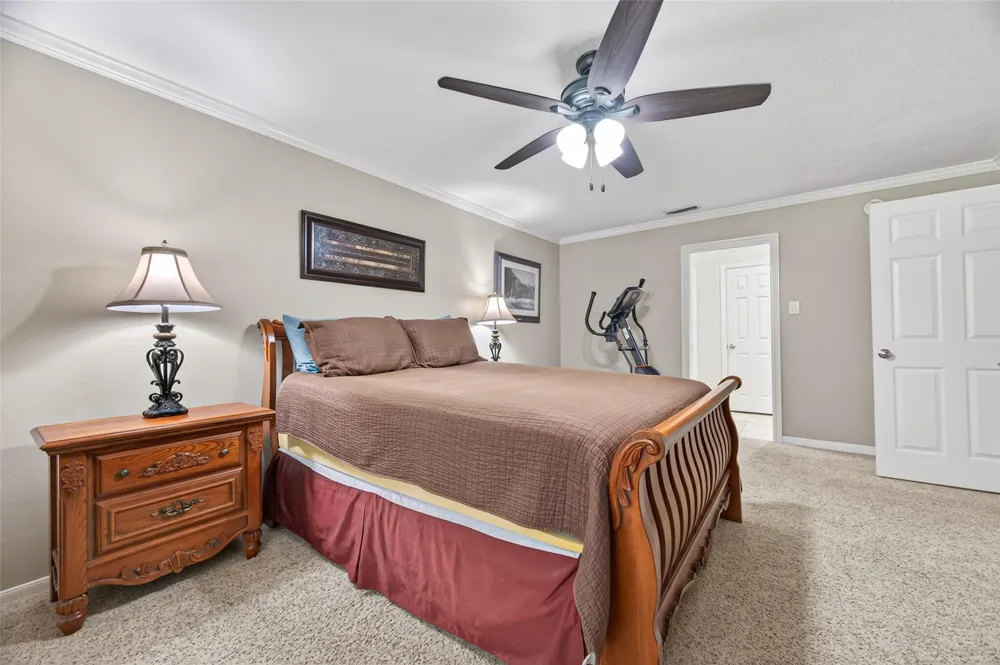 16217 Lakeview Drive Jersey Village, TX 77040