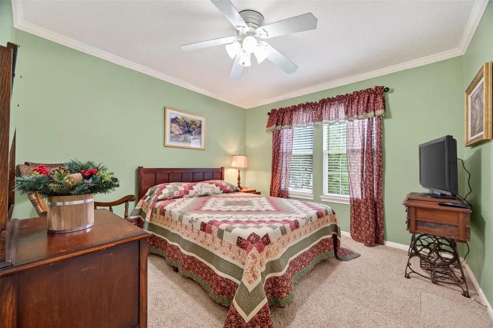 16217 Lakeview Drive Jersey Village, TX 77040