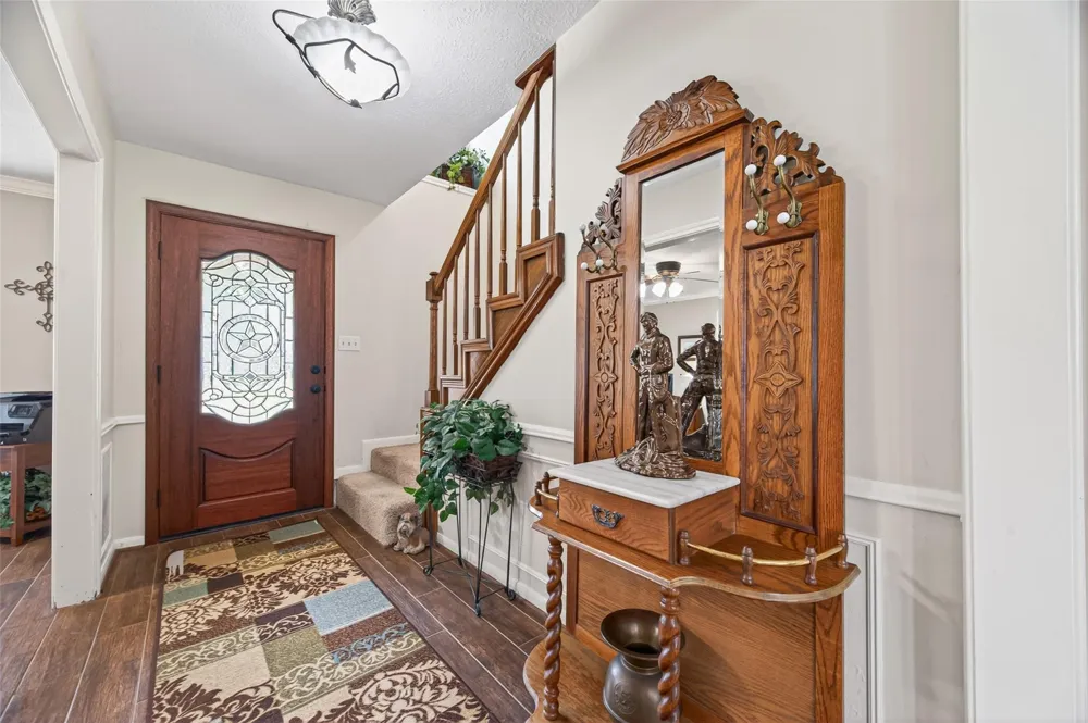 16217 Lakeview Drive Jersey Village, TX 77040