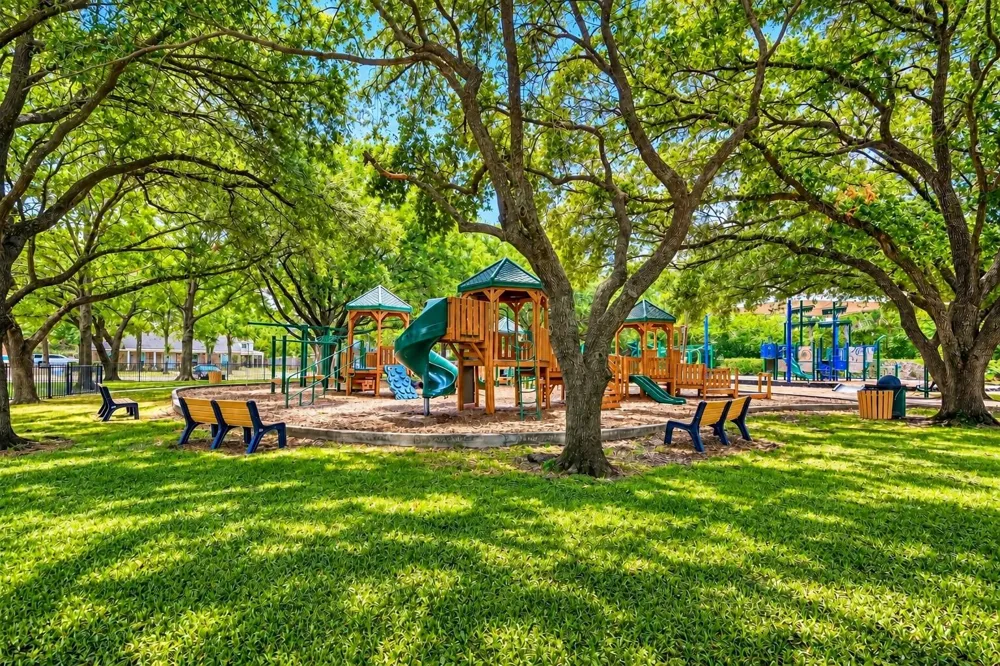 16217 Lakeview Drive Jersey Village, TX 77040