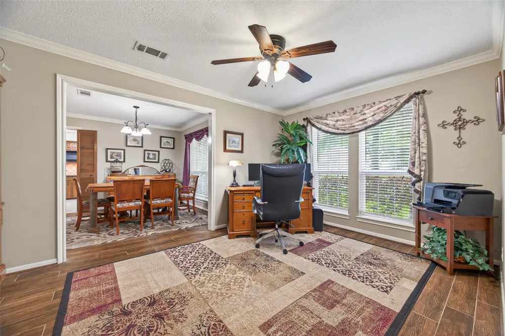 16217 Lakeview Drive Jersey Village, TX 77040
