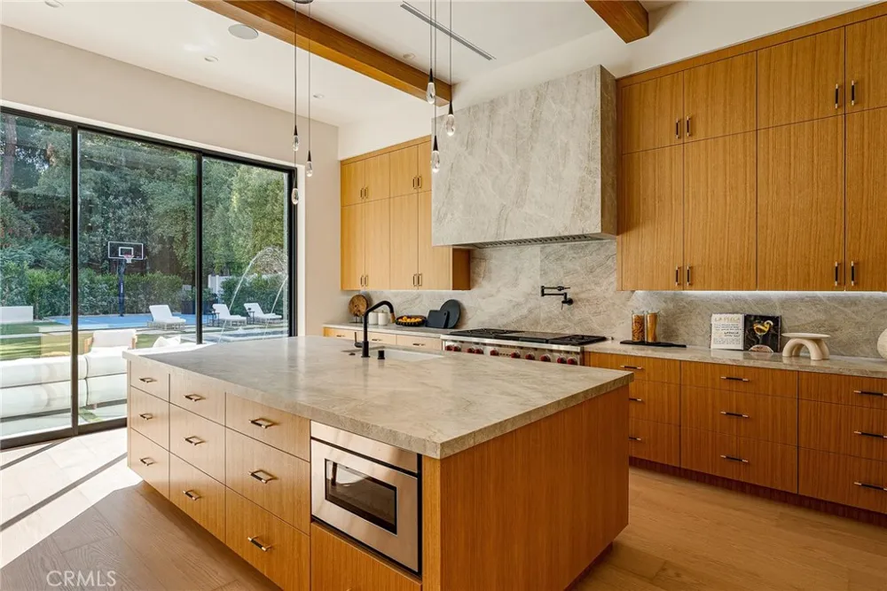 16258 Bertella Drive Encino, CA 91436