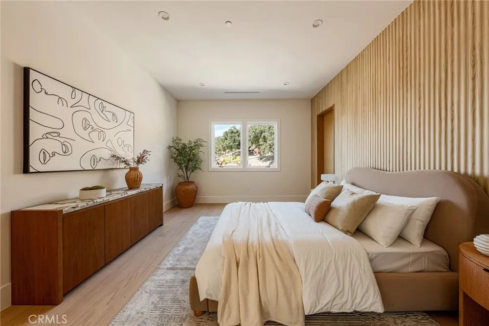 16258 Bertella Drive Encino, CA 91436