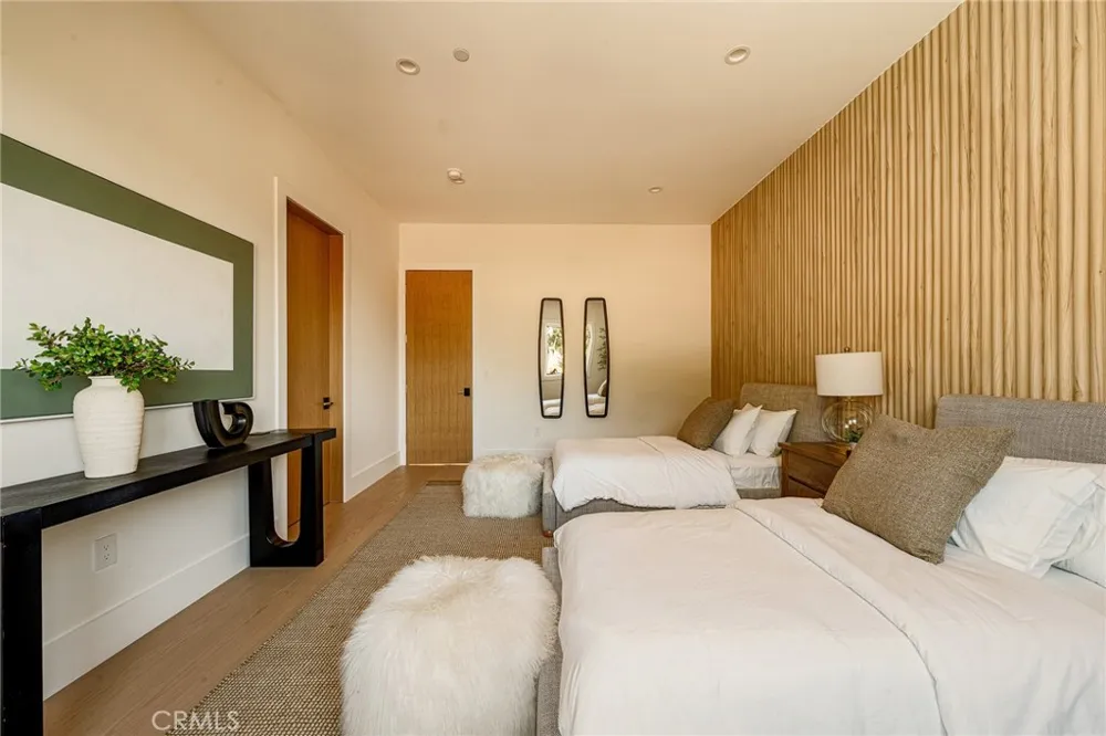 16258 Bertella Drive Encino, CA 91436