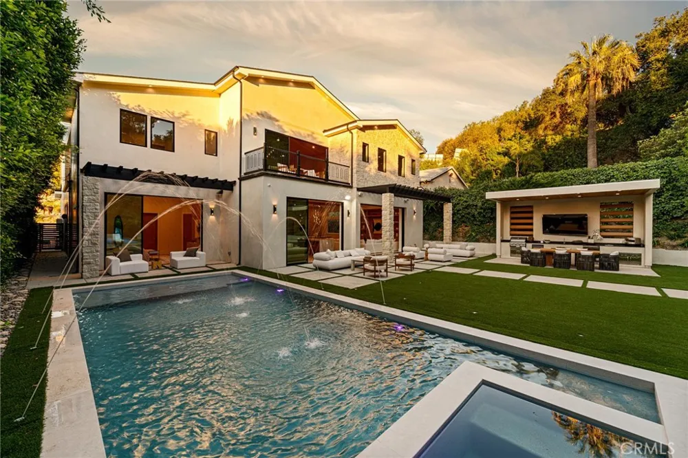 16258 Bertella Drive Encino, CA 91436
