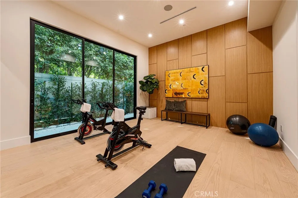 16258 Bertella Drive Encino, CA 91436