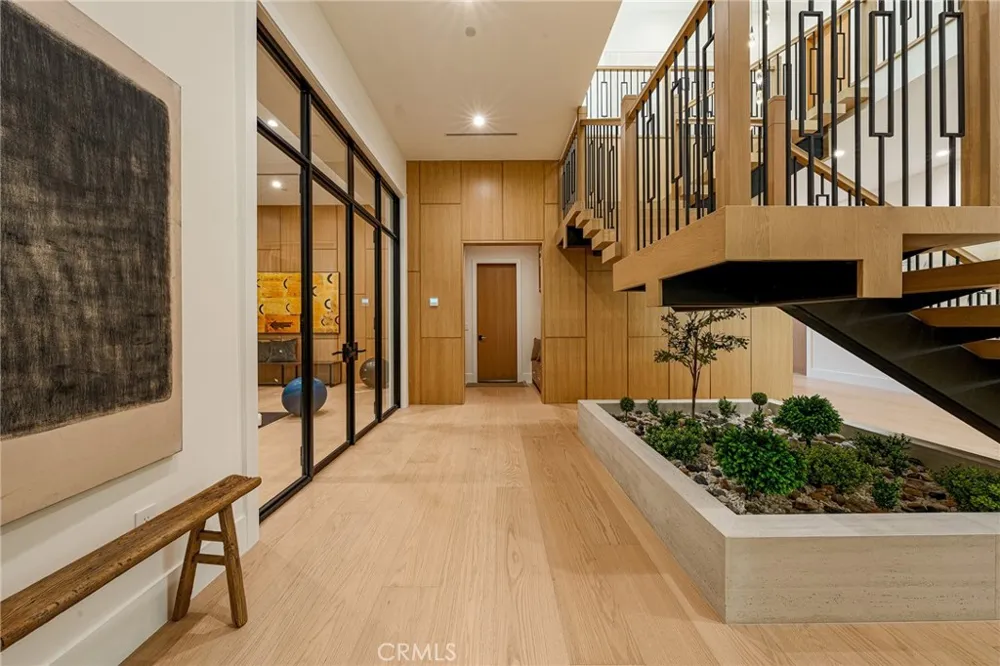 16258 Bertella Drive Encino, CA 91436