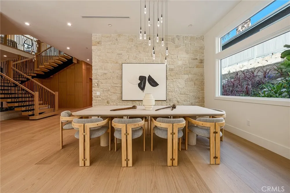 16258 Bertella Drive Encino, CA 91436