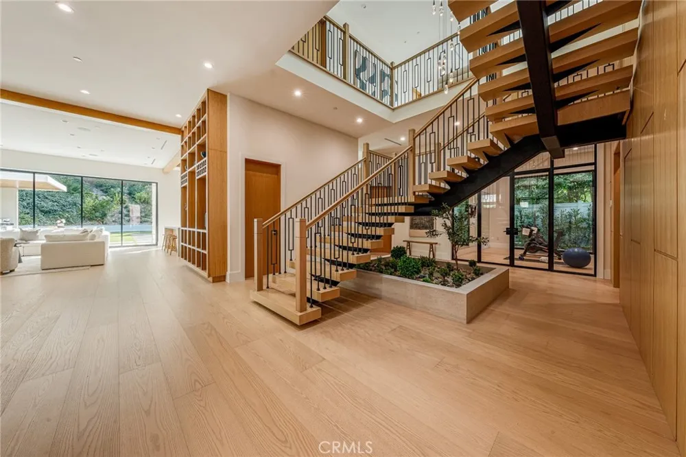 16258 Bertella Drive Encino, CA 91436