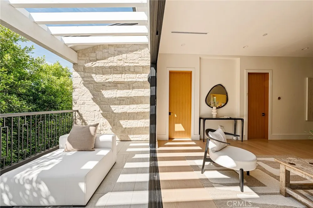 16258 Bertella Drive Encino, CA 91436