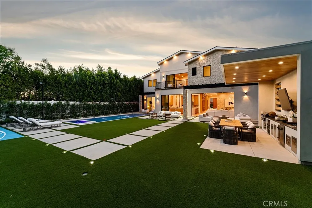 16258 Bertella Drive Encino, CA 91436