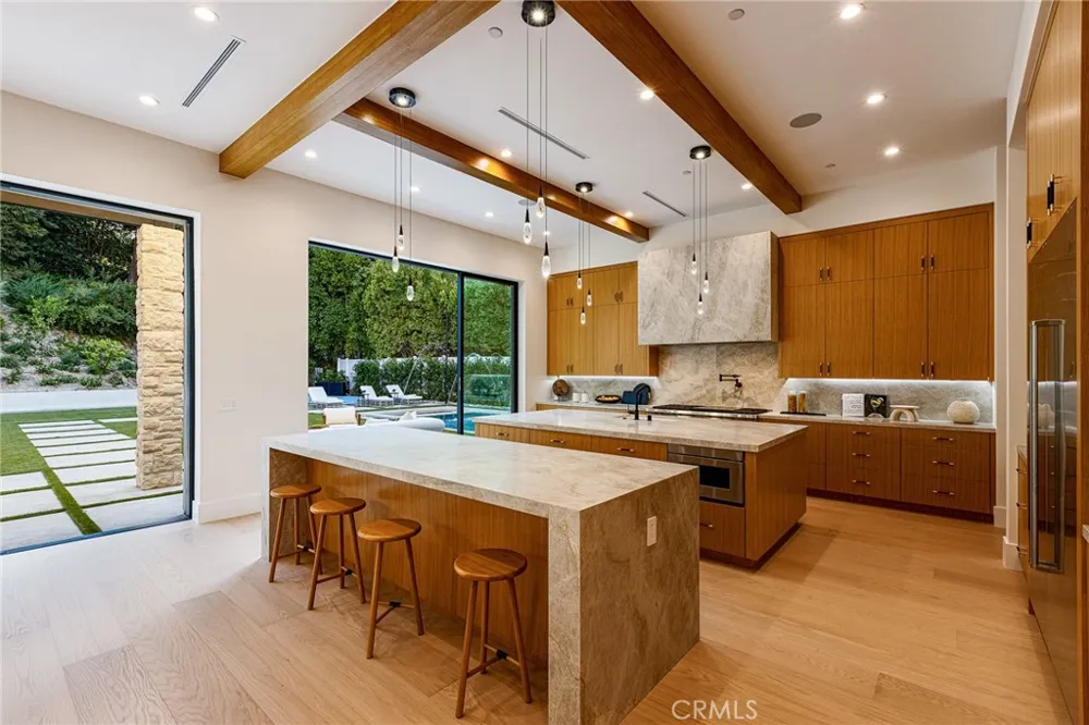 16258 Bertella Drive Encino, CA 91436
