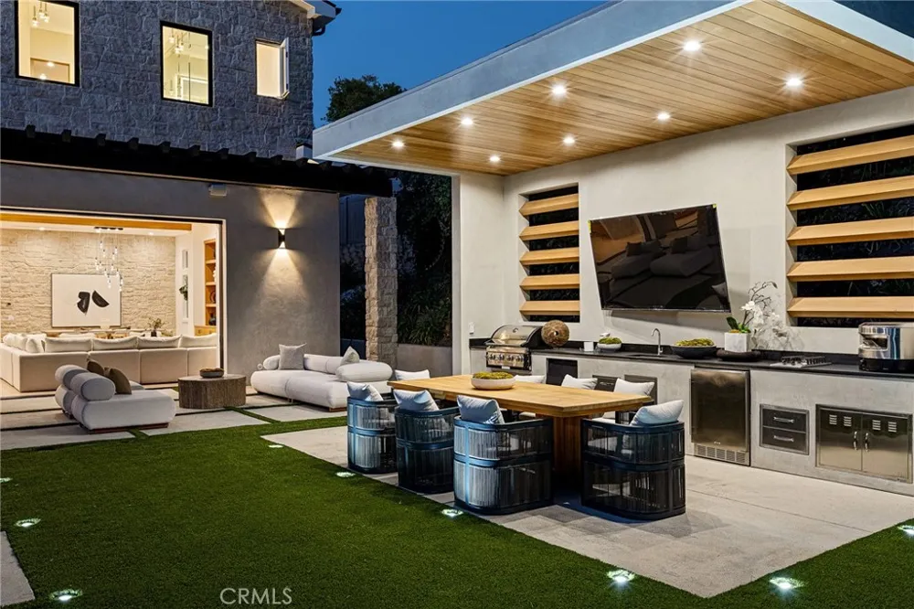 16258 Bertella Drive Encino, CA 91436