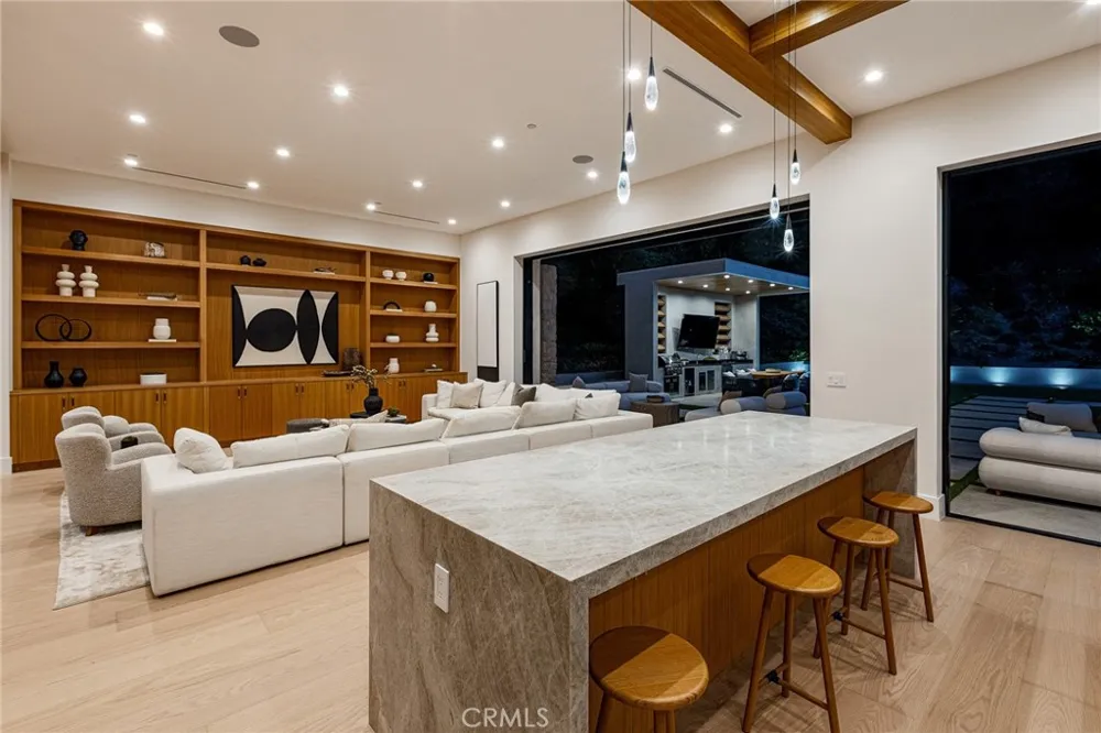16258 Bertella Drive Encino, CA 91436