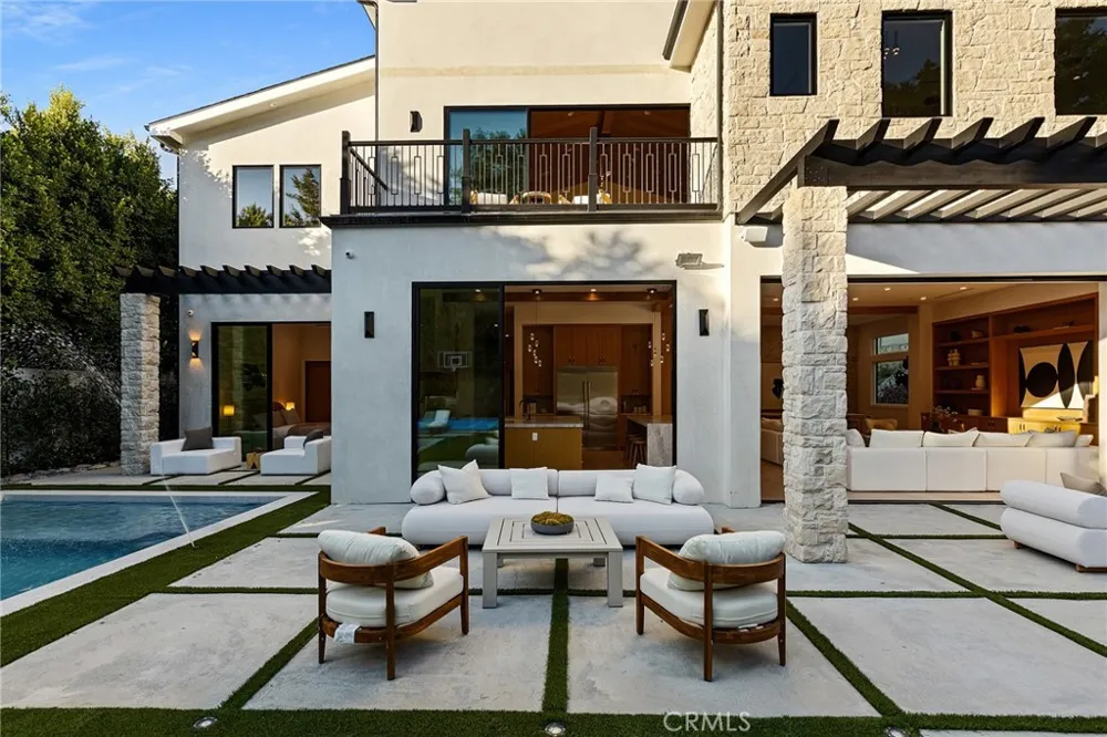 16258 Bertella Drive Encino, CA 91436