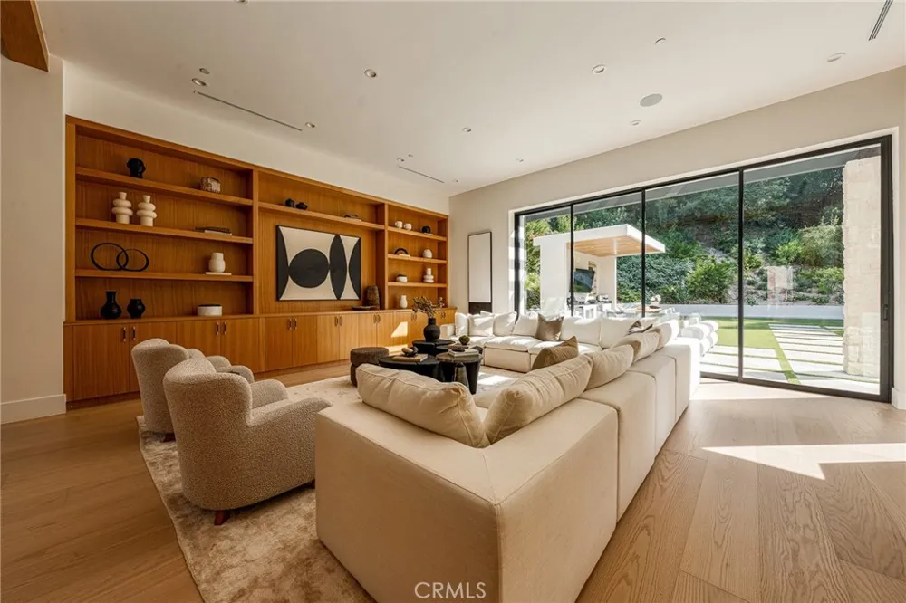 16258 Bertella Drive Encino, CA 91436