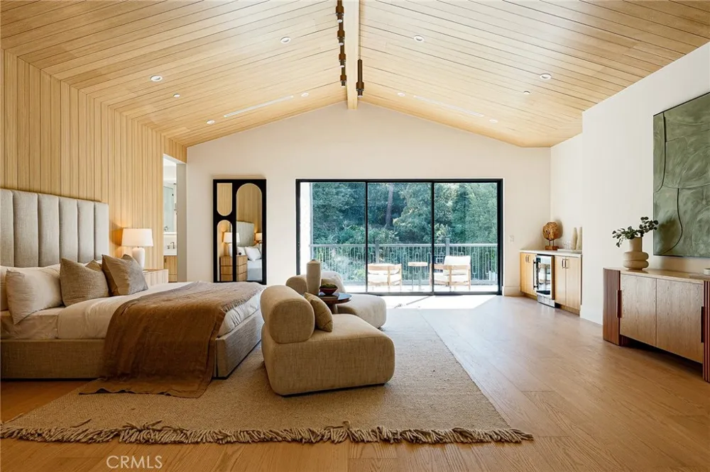 16258 Bertella Drive Encino, CA 91436