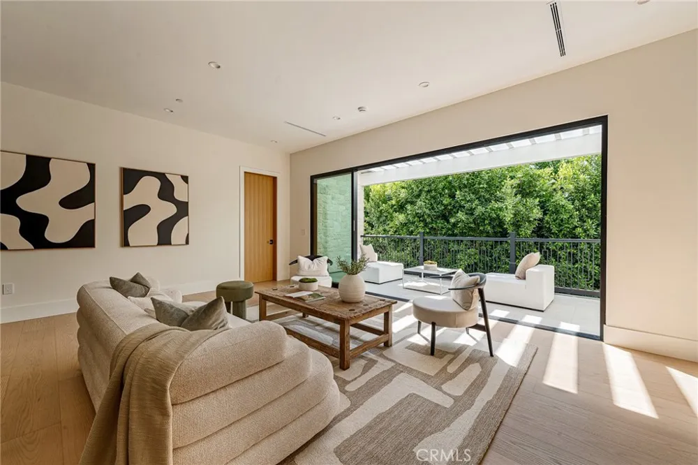 16258 Bertella Drive Encino, CA 91436