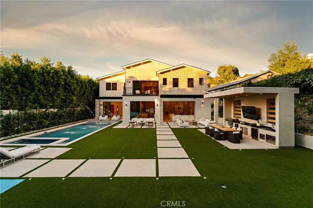 16258 Bertella Drive Encino, CA 91436