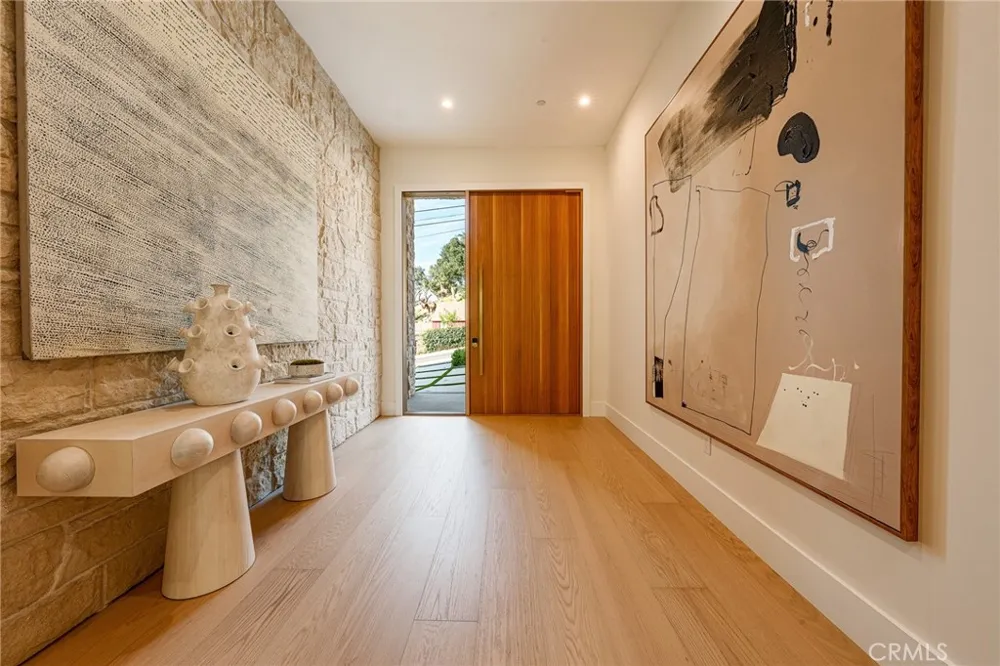 16258 Bertella Drive Encino, CA 91436