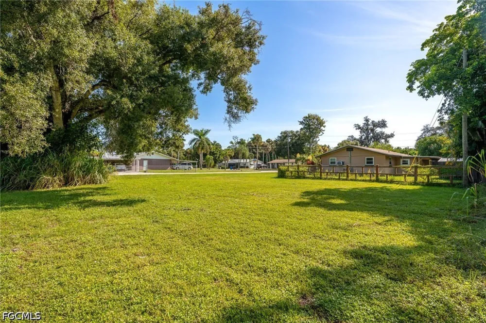 Evergreen Road North Fort Myers, FL 33903