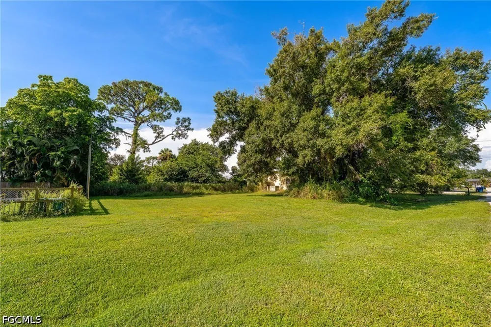 Evergreen Road North Fort Myers, FL 33903