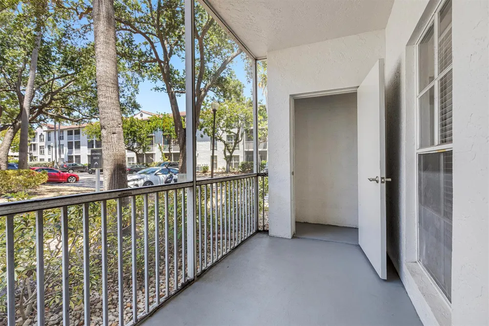 17900 NE 31st Court #4201 Aventura, FL 33160